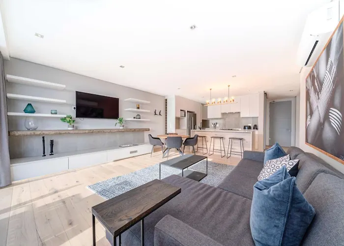 Luxury 2 Bedroom Apartment, Elements On Battery, Seapoint